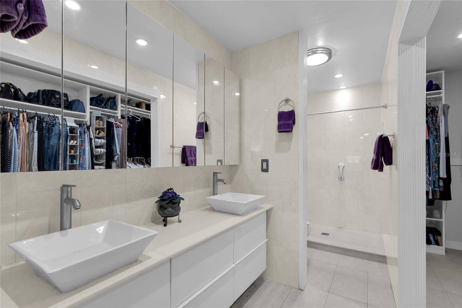 500 NEWELL HILL RD, #110D, Leesburg, FL 34748 Completely renovated Primary Bath