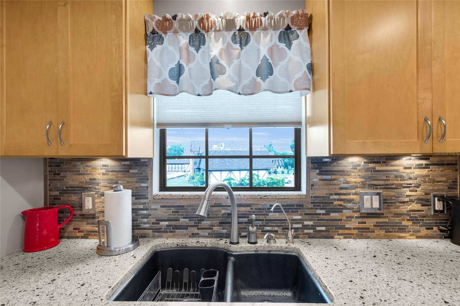 500 NEWELL HILL RD, #110D, Leesburg, FL 34748 Beautiful Renovated Kitchen with Stainless Appliances and convection Oven