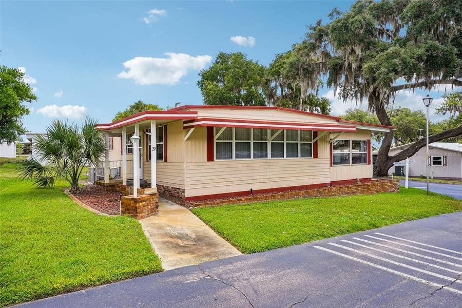 Property photo for 29 HARBOR OAKS DRIVE, Fruitland Park, FL