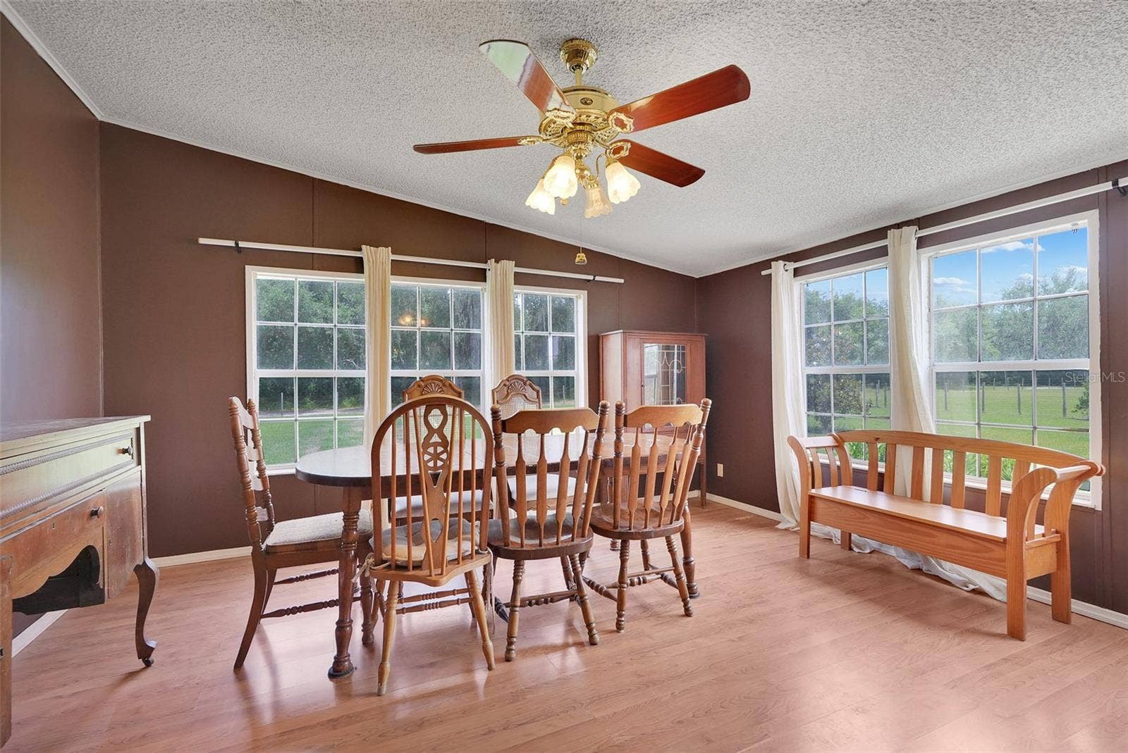 21301 QUAIL HAMMOCK LANE, Groveland, FL 34736 Mobile Home Dinning Room