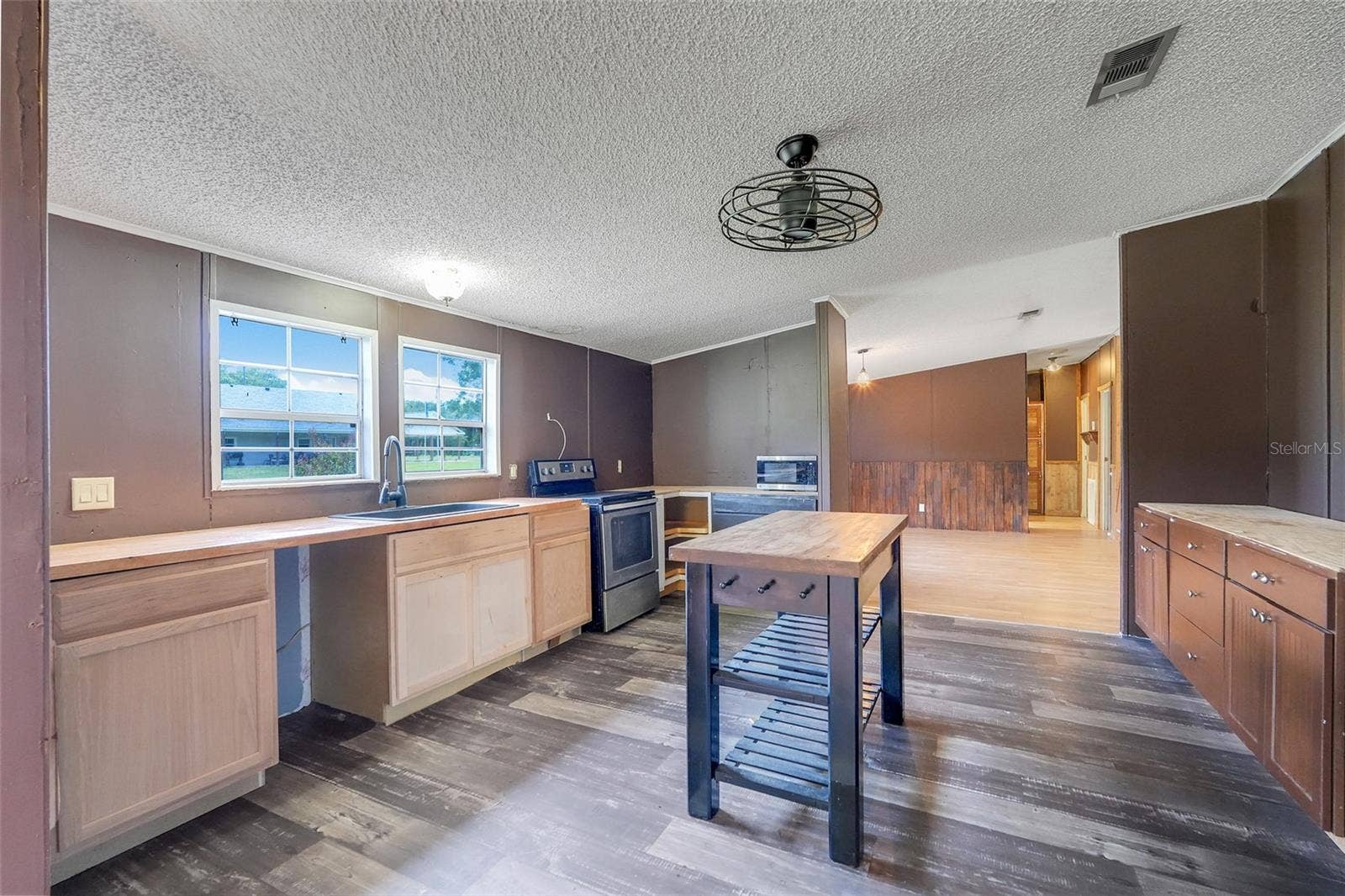 21301 QUAIL HAMMOCK LANE, Groveland, FL 34736 Mobile Home Kitchen