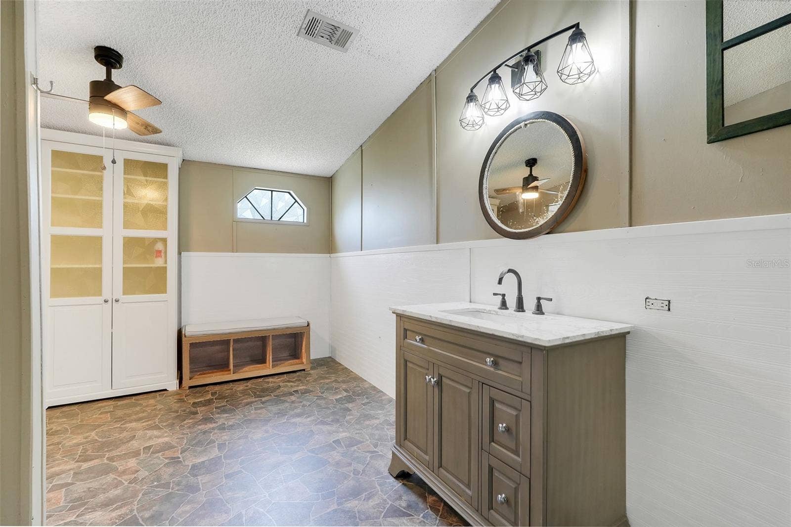 21301 QUAIL HAMMOCK LANE, Groveland, FL 34736 Mobile Home Primary Bathroom