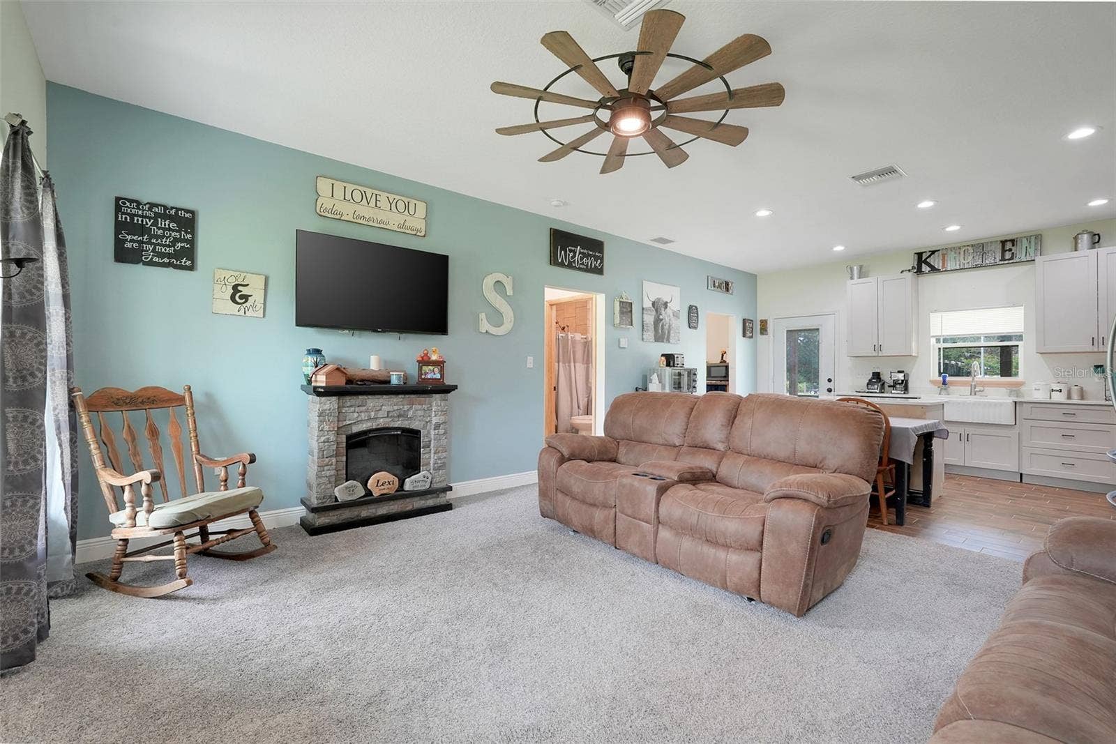 21301 QUAIL HAMMOCK LANE, Groveland, FL 34736 In-Law Suite Living Room
