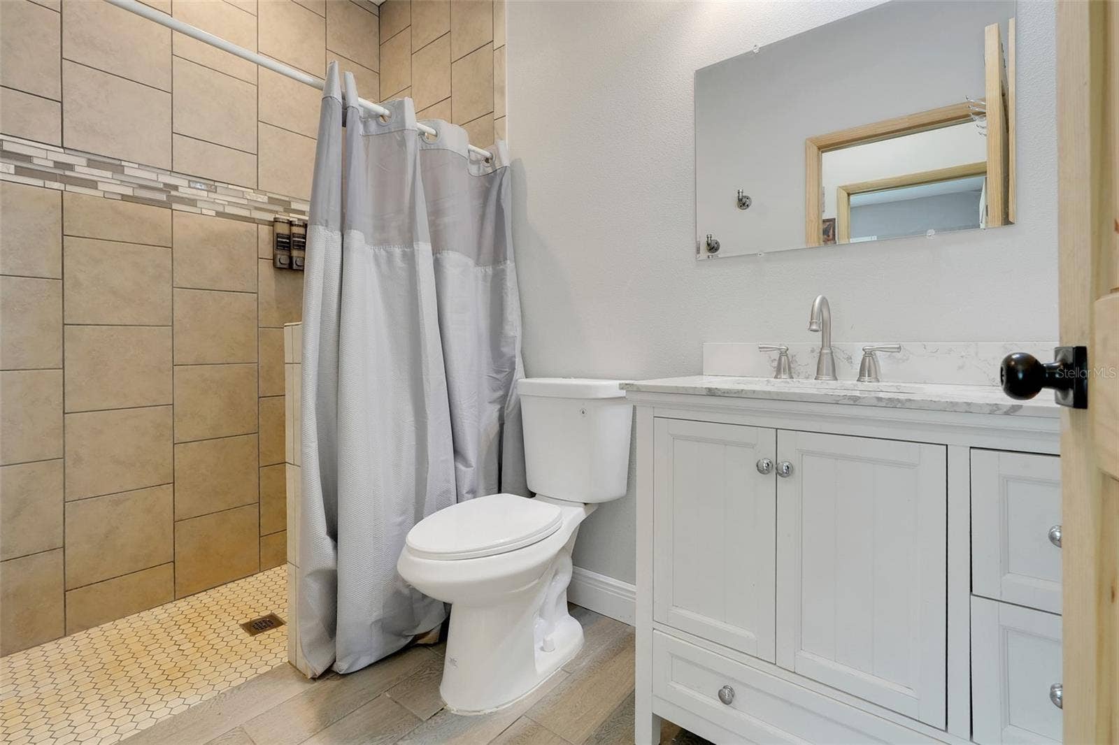 21301 QUAIL HAMMOCK LANE, Groveland, FL 34736 In-Law Suite Guest Bathroom