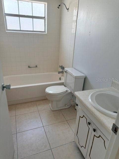 1100 E CAROLINE STREET, #119, Tavares, FL 32778