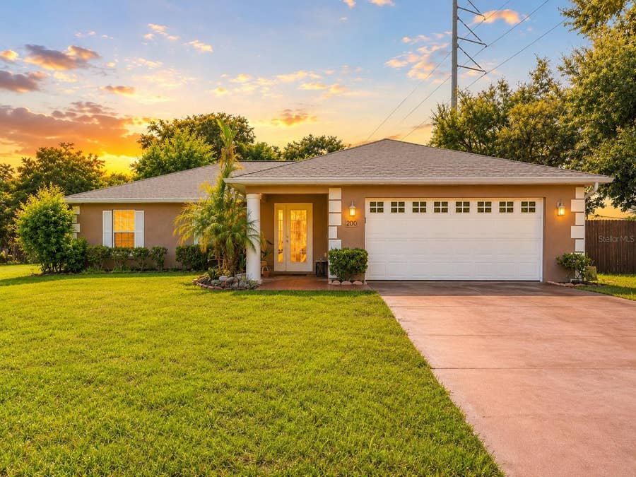 Property photo for 200 WATERS EDGE DRIVE, Leesburg, FL