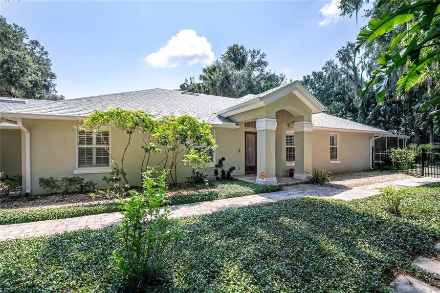 Property photo for 16720 BEAUCLAIRE CT, Tavares, FL