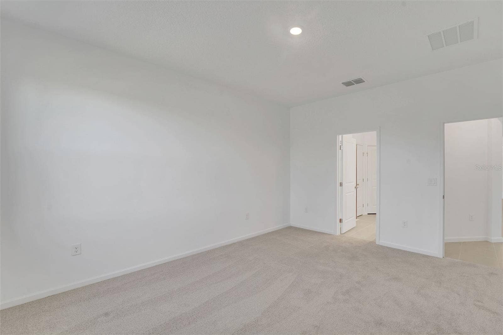 300 MEREDITH BOULEVARD, Winter Haven, FL 33881 300 MEREDITH BOULEVARD, Winter Haven, FL 33881