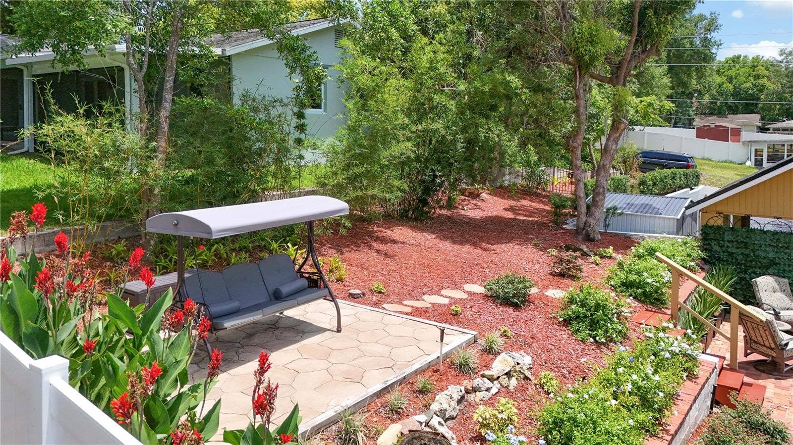102 N CLAYTON STREET, Mount Dora, FL 32757 Seating Area