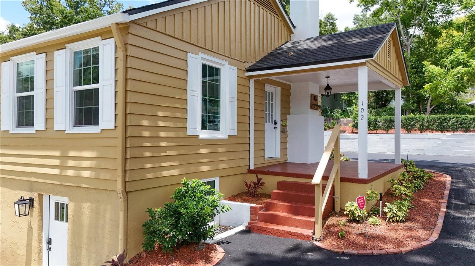 102 N CLAYTON STREET, Mount Dora, FL 32757 Main Entrance