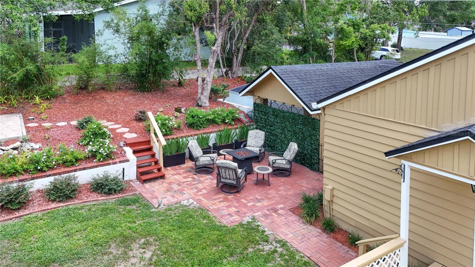 102 N CLAYTON STREET, Mount Dora, FL 32757 Outdoor Area