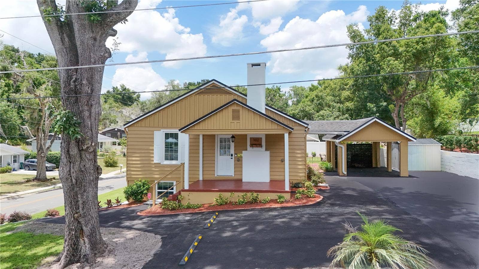 102 N CLAYTON STREET, Mount Dora, FL 32757 Main Entrance