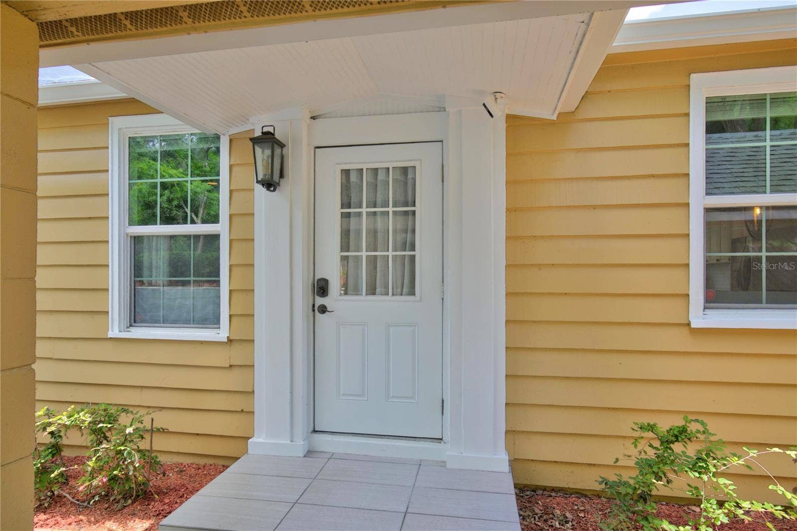 102 N CLAYTON STREET, Mount Dora, FL 32757 Entrance