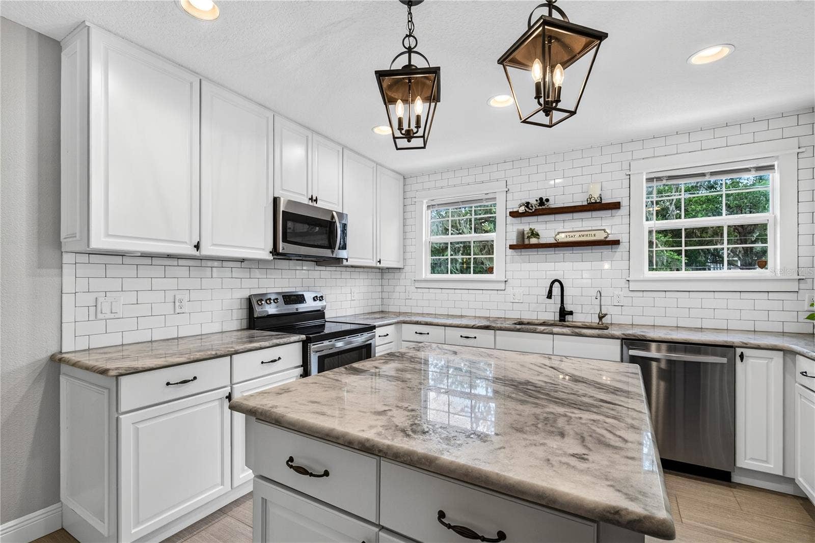 102 N CLAYTON STREET, Mount Dora, FL 32757 Kitchen