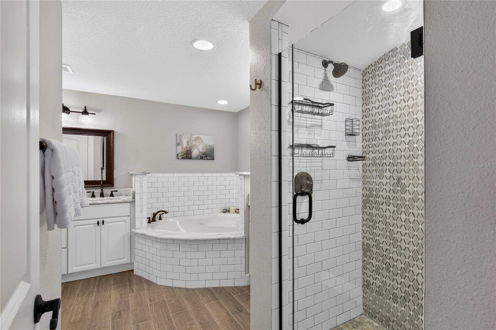 102 N CLAYTON STREET, Mount Dora, FL 32757 Primary Bath