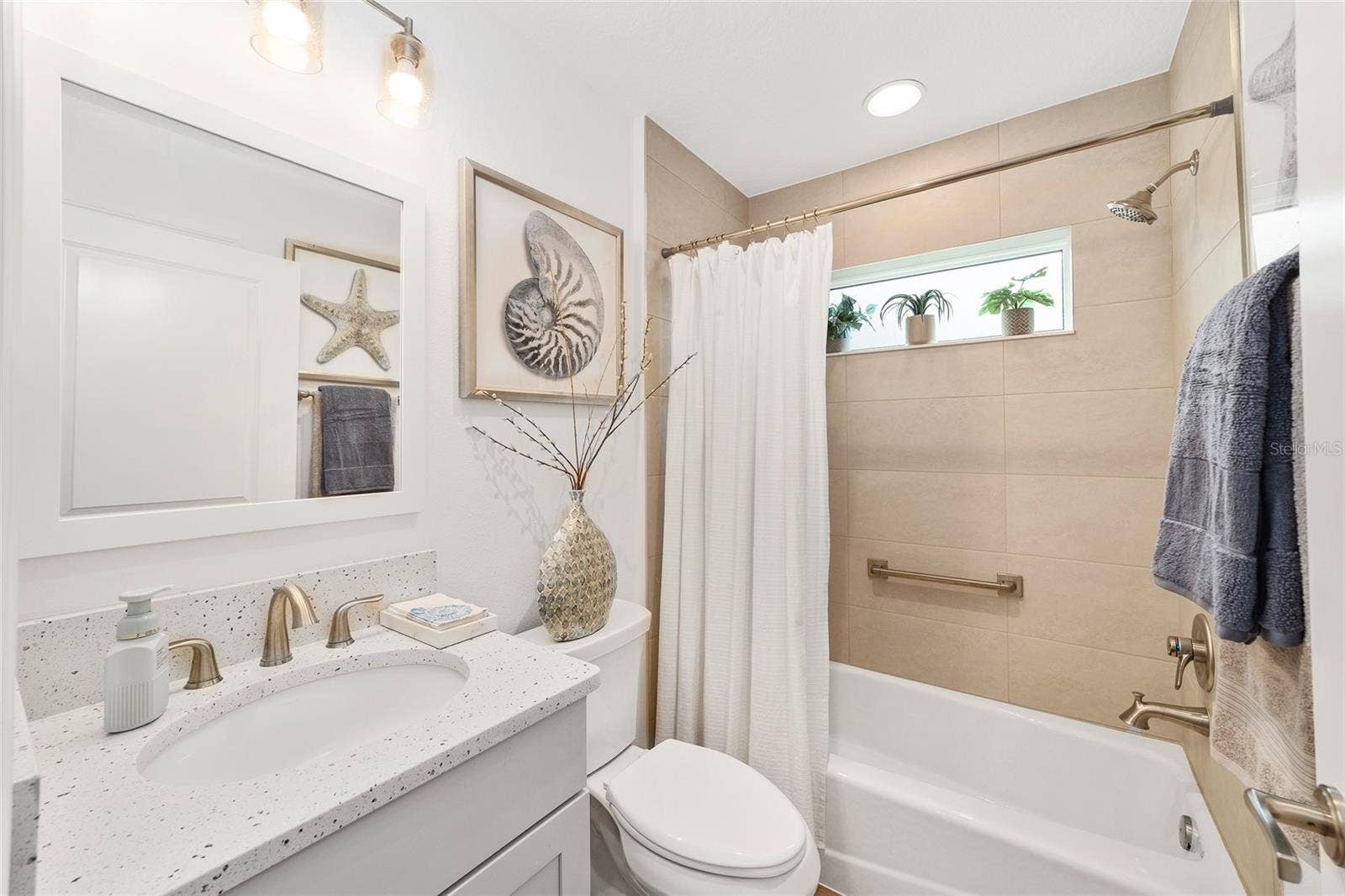 6557 MCKNIGHT LOOP, The Villages, FL 34762 6557 MCKNIGHT LOOP, The Villages, FL 34762