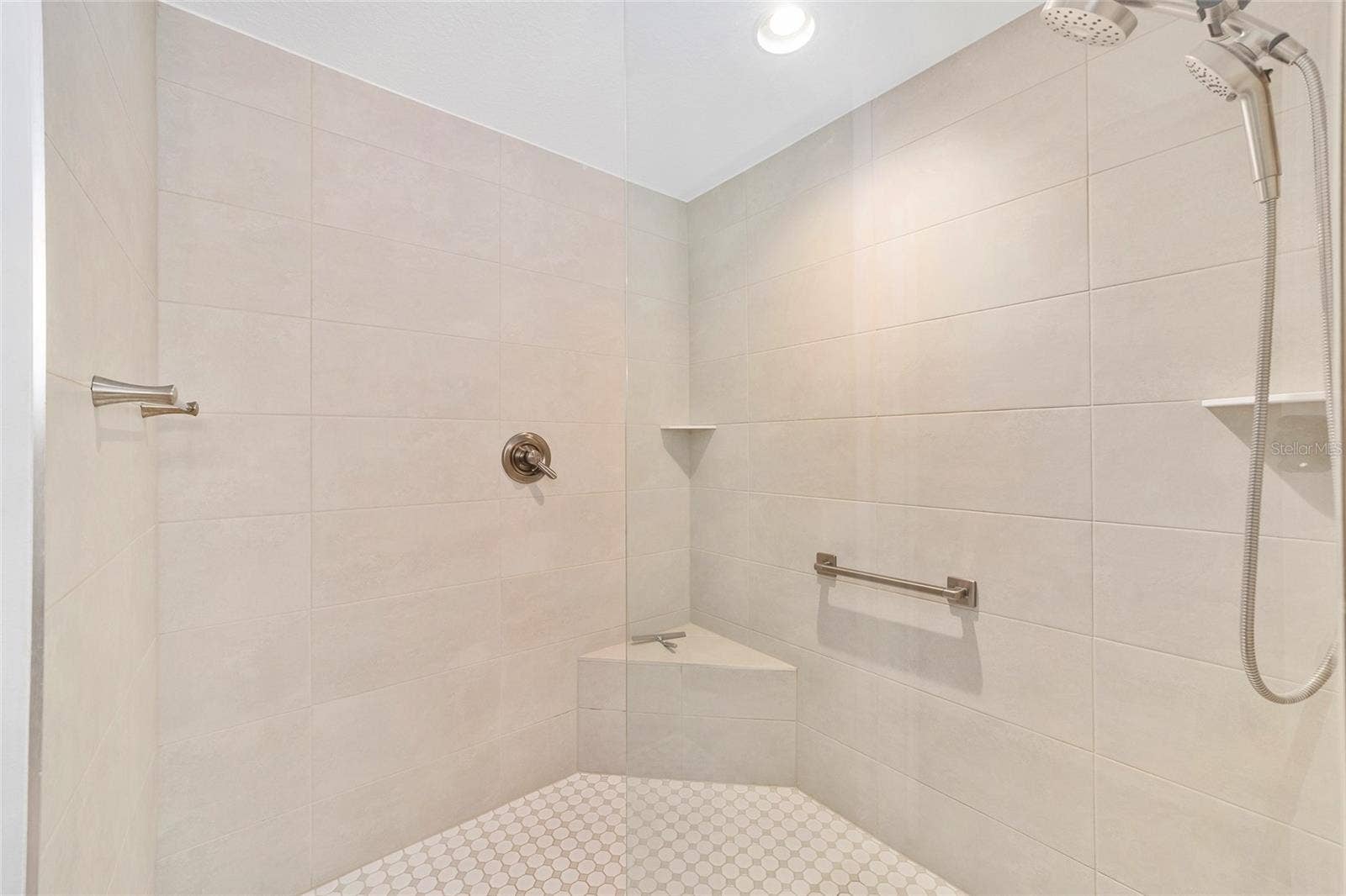 6557 MCKNIGHT LOOP, The Villages, FL 34762 6557 MCKNIGHT LOOP, The Villages, FL 34762