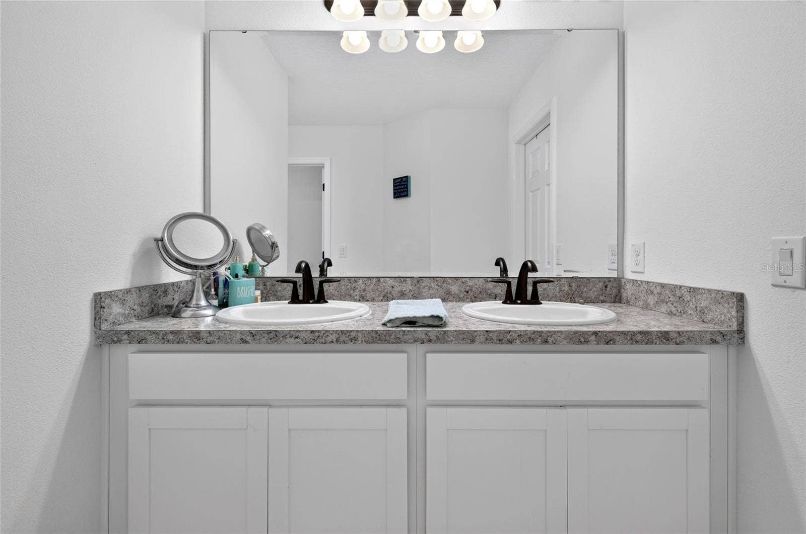 9399 VILLANOVA DRIVE, Groveland, FL 34736 9399 VILLANOVA DRIVE, Groveland, FL 34736