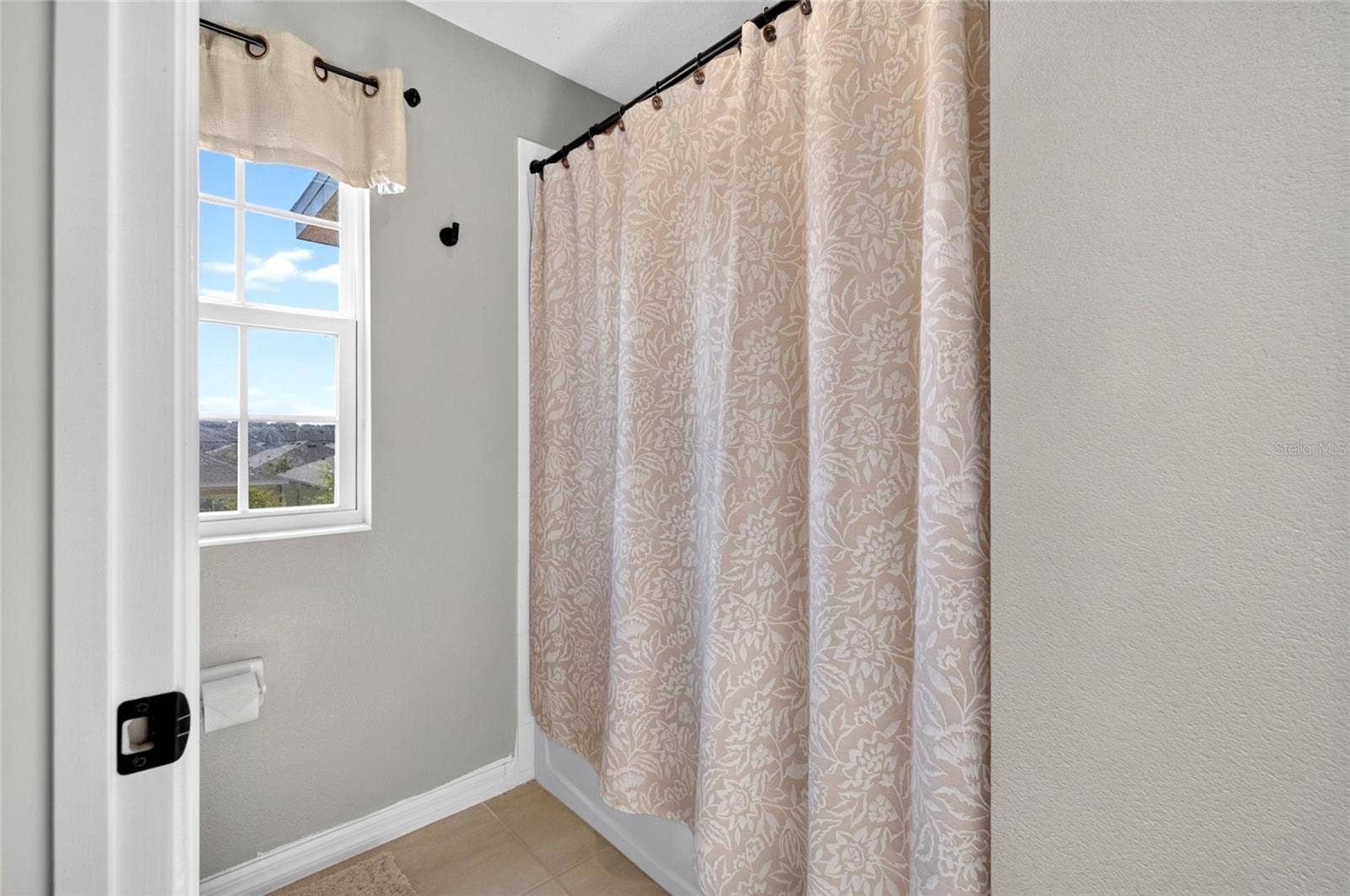 9399 VILLANOVA DRIVE, Groveland, FL 34736 9399 VILLANOVA DRIVE, Groveland, FL 34736
