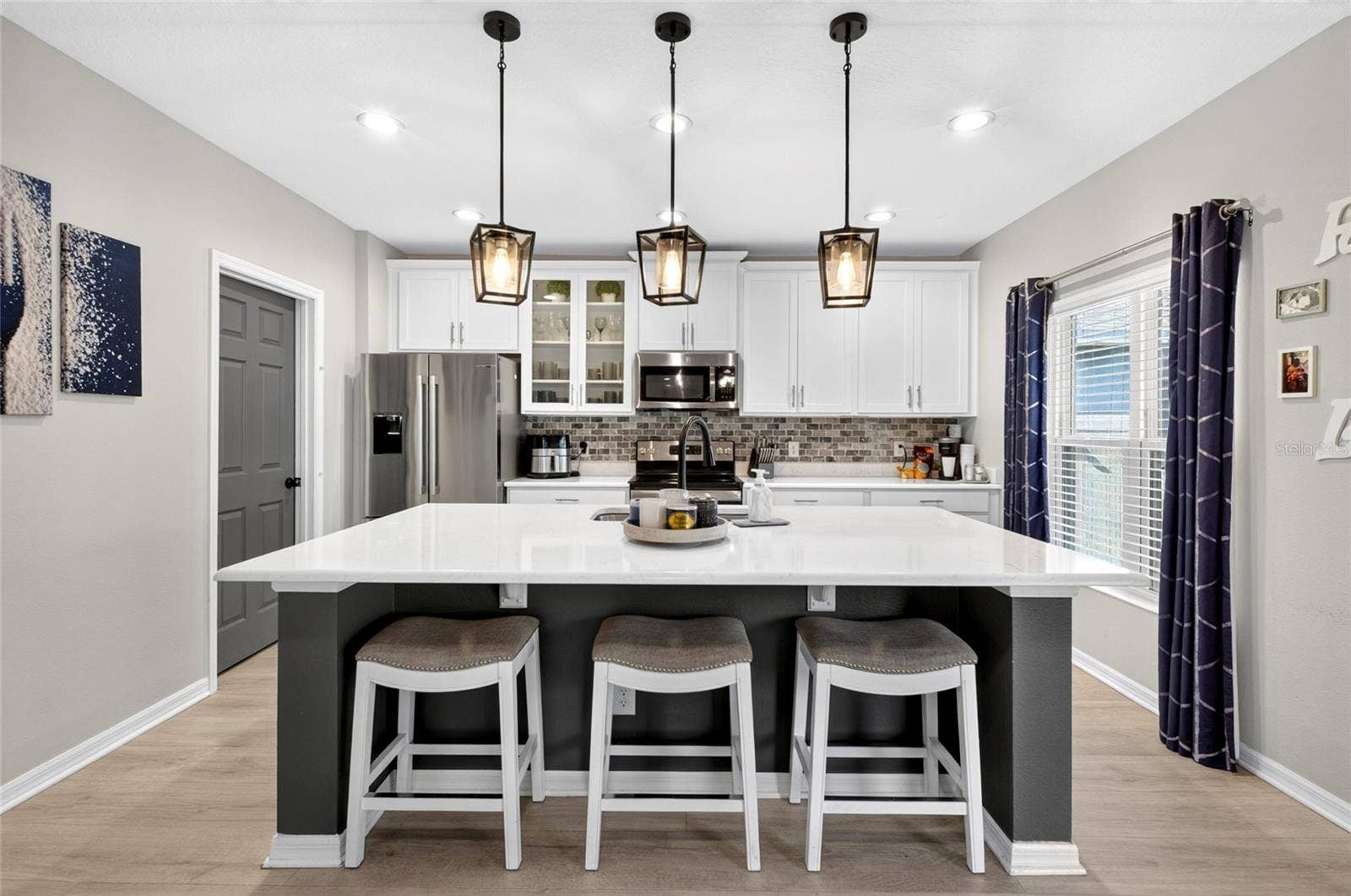 9399 VILLANOVA DRIVE, Groveland, FL 34736 9399 VILLANOVA DRIVE, Groveland, FL 34736