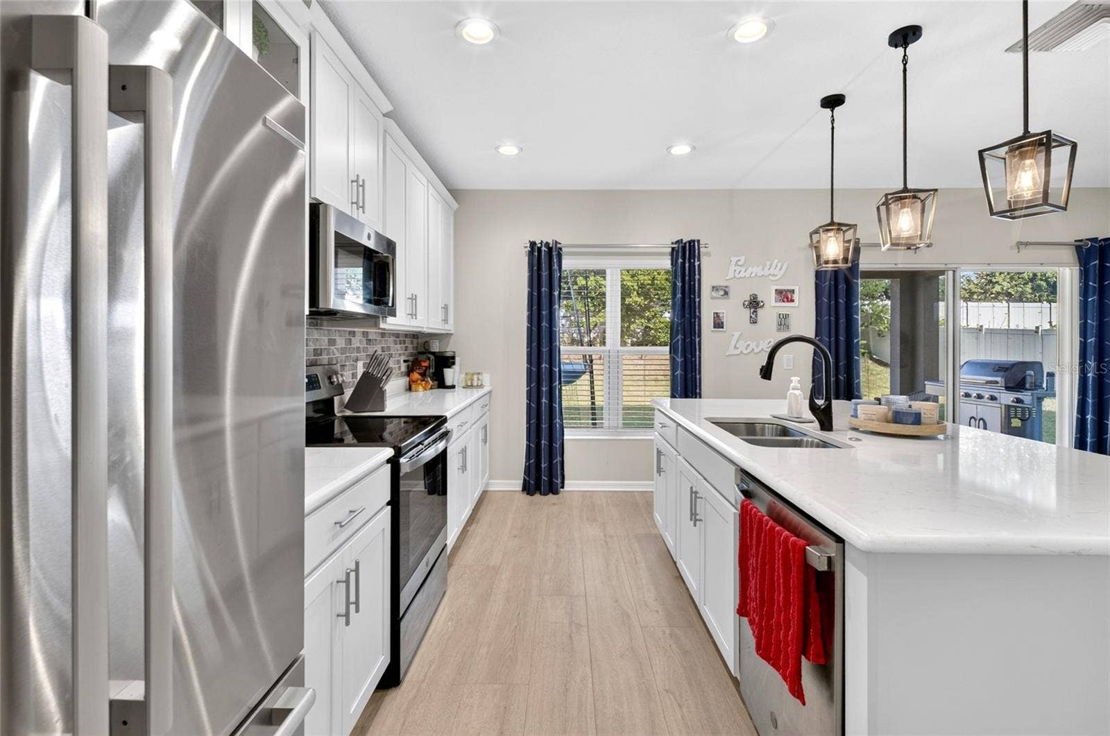 9399 VILLANOVA DRIVE, Groveland, FL 34736 9399 VILLANOVA DRIVE, Groveland, FL 34736
