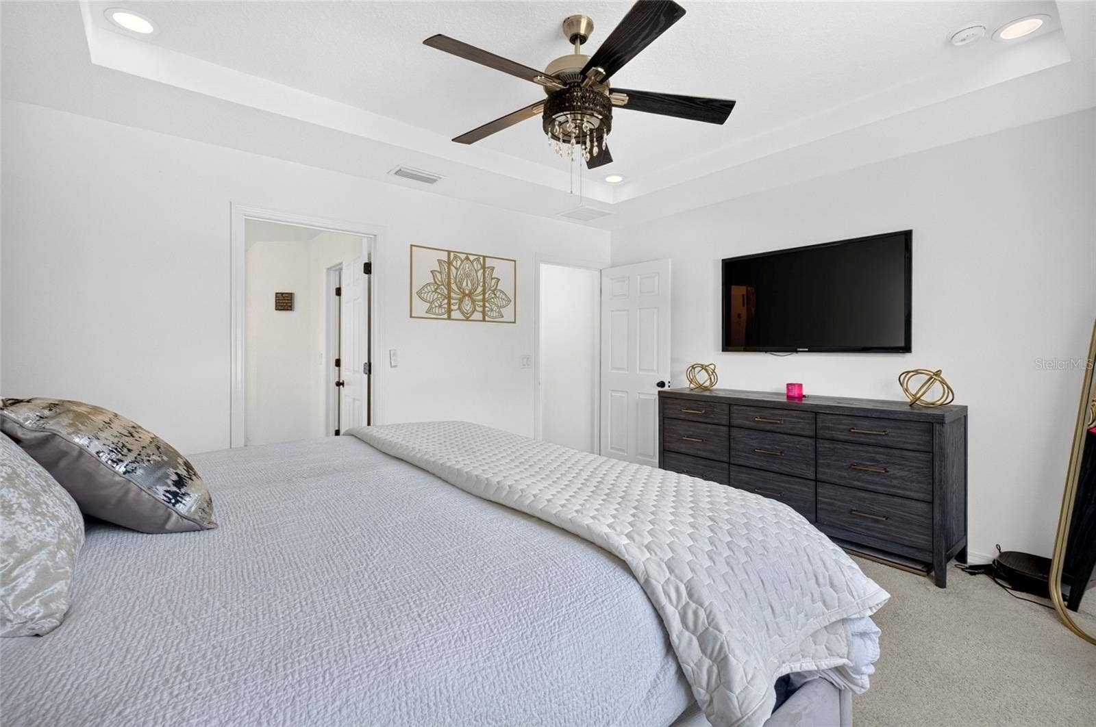 9399 VILLANOVA DRIVE, Groveland, FL 34736 9399 VILLANOVA DRIVE, Groveland, FL 34736