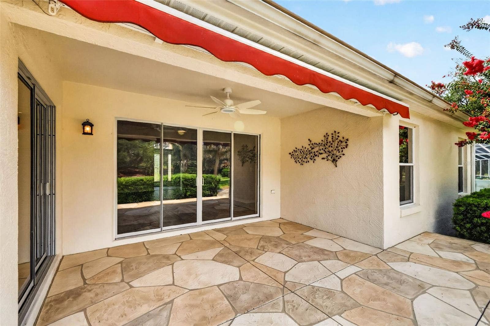Lanai with Retractable Awning