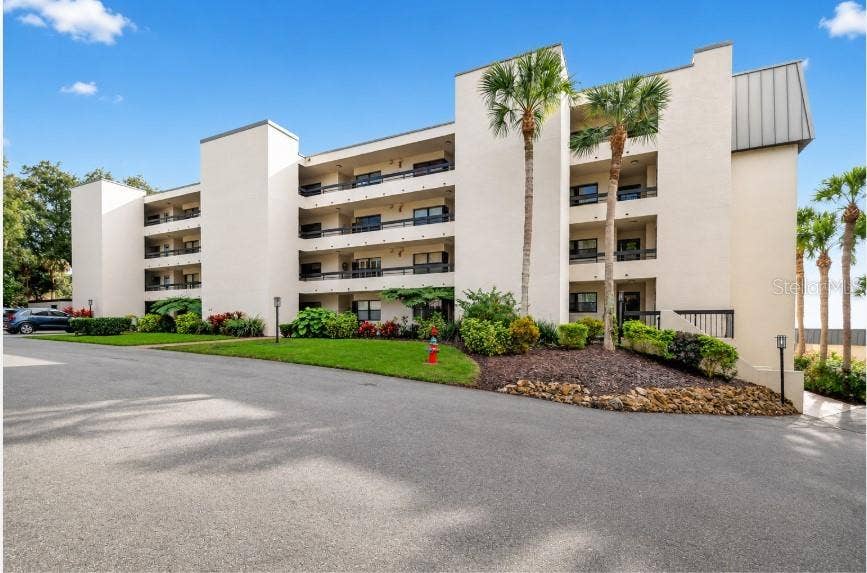 Property photo for 501 W OLD US HIGHWAY 441 HIGHWAY, #402, Mount Dora, FL