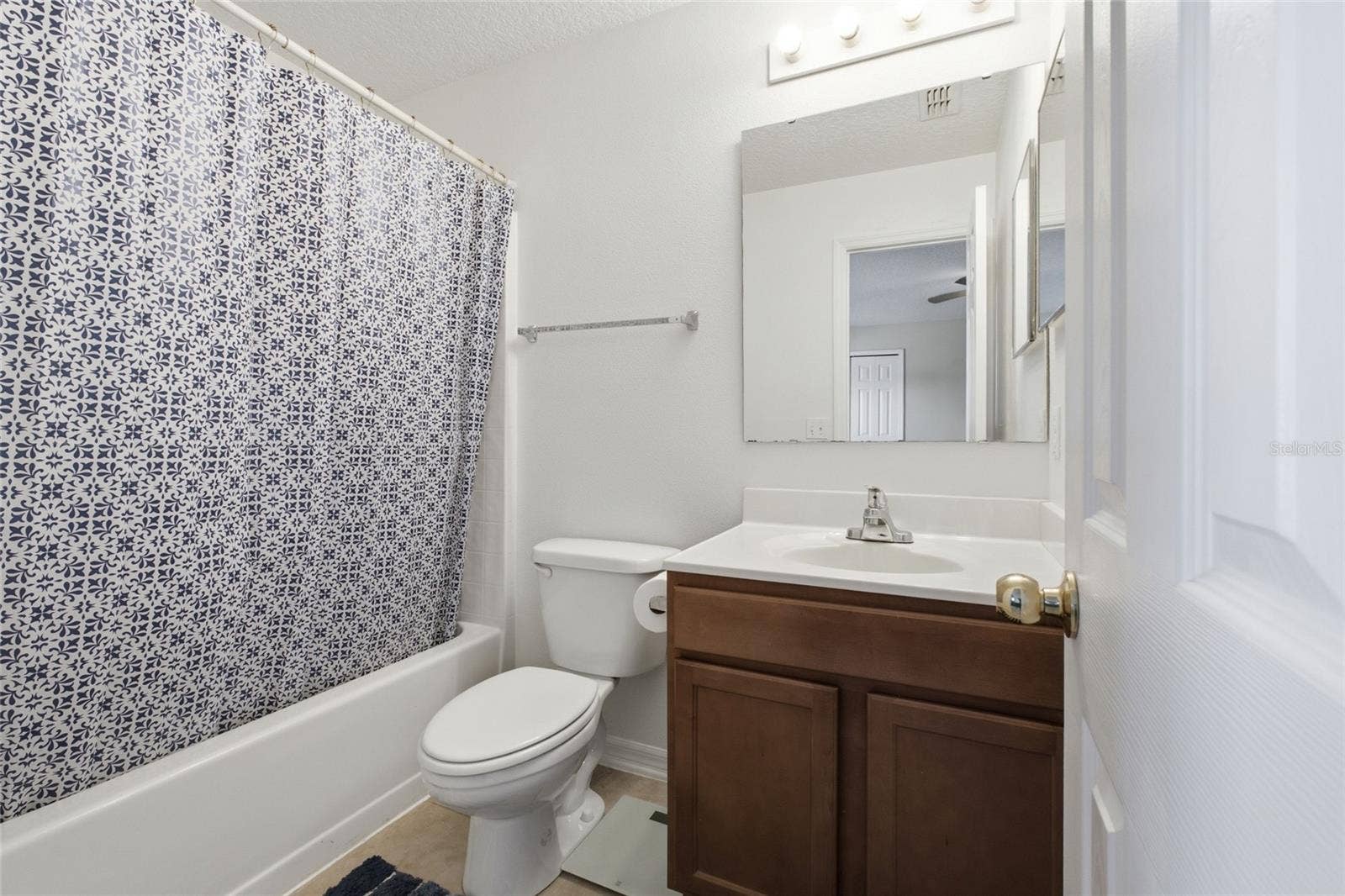 516 CADIZ DRIVE, Groveland, FL 34736 516 CADIZ DRIVE, Groveland, FL 34736