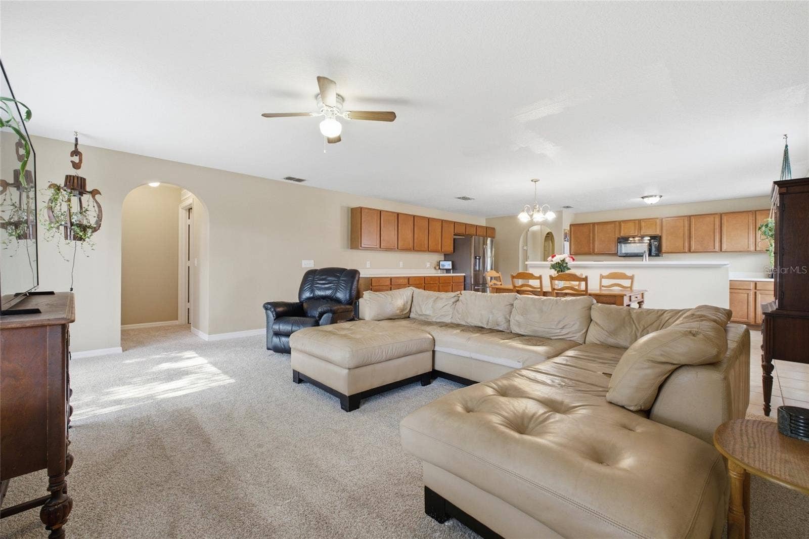 516 CADIZ DRIVE, Groveland, FL 34736 516 CADIZ DRIVE, Groveland, FL 34736