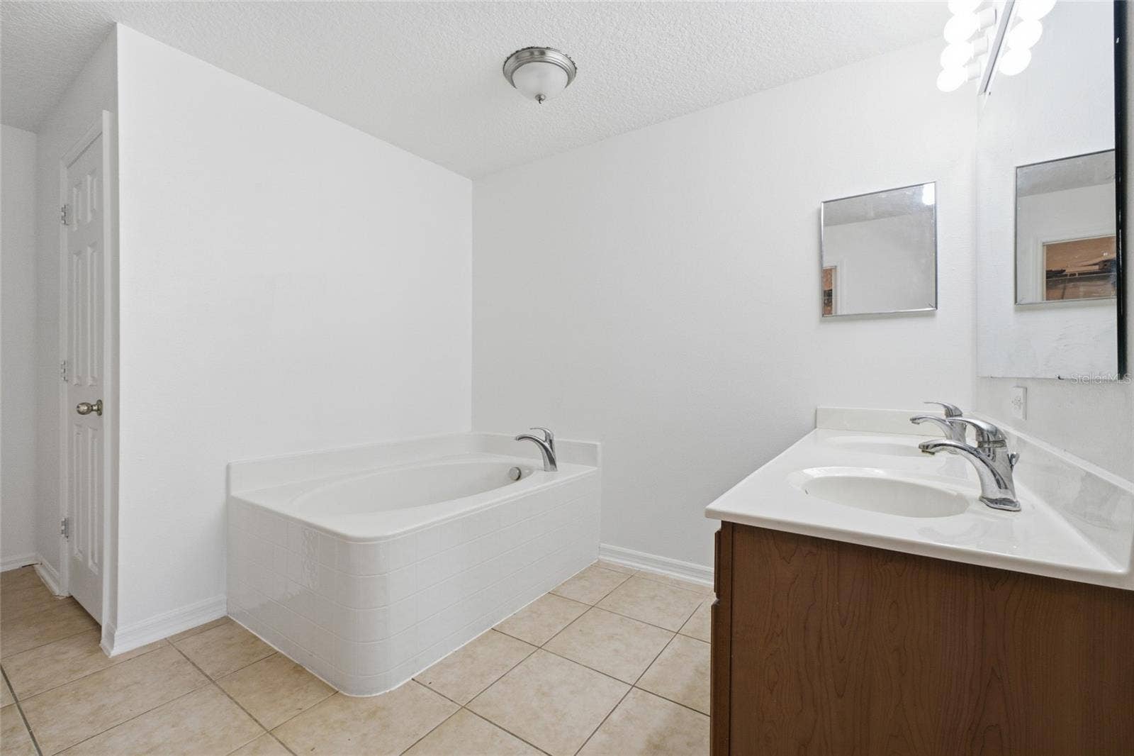 516 CADIZ DRIVE, Groveland, FL 34736 516 CADIZ DRIVE, Groveland, FL 34736