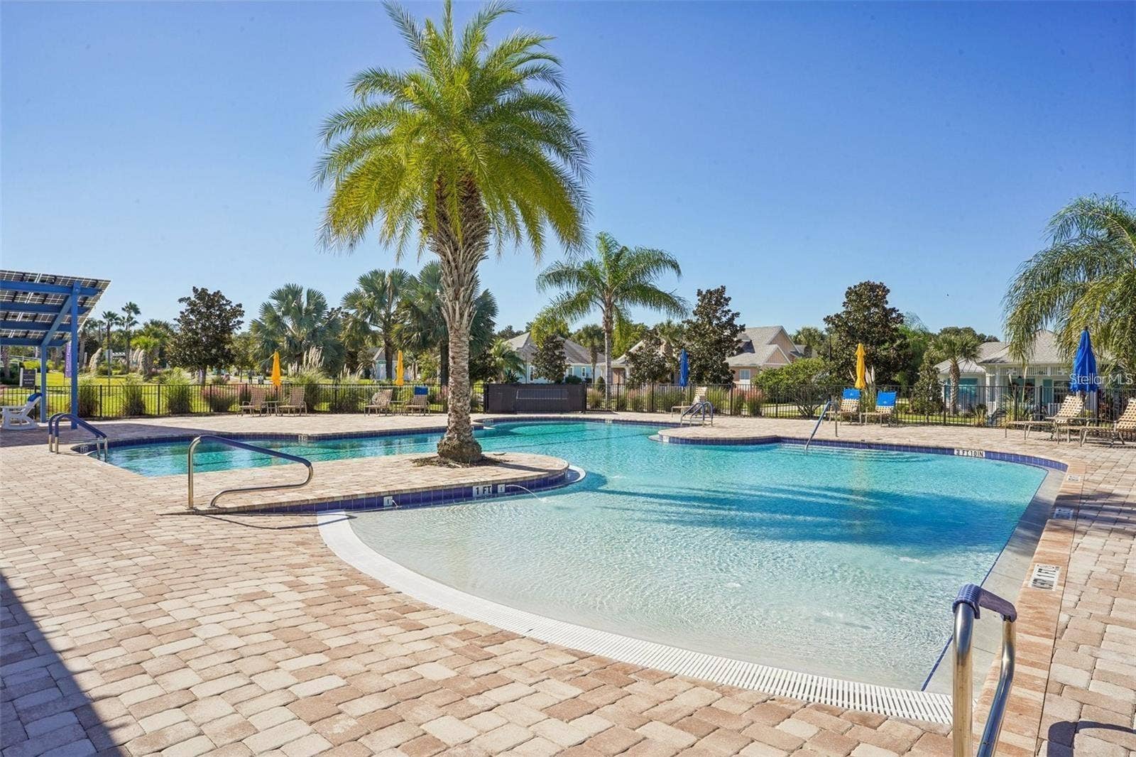 1212 FIESTA KEY CIRCLE, Lady Lake, FL 32159 Wade-In Pool