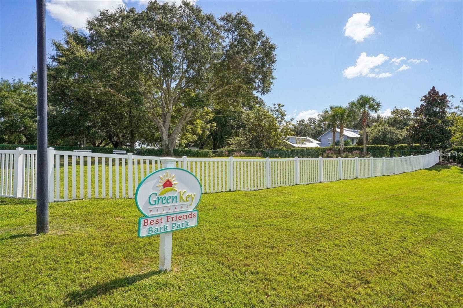 1212 FIESTA KEY CIRCLE, Lady Lake, FL 32159 Dog Park