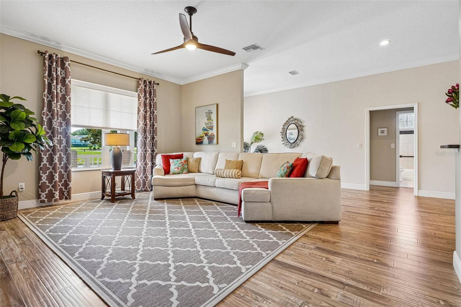 1212 FIESTA KEY CIRCLE, Lady Lake, FL 32159 Living Room
