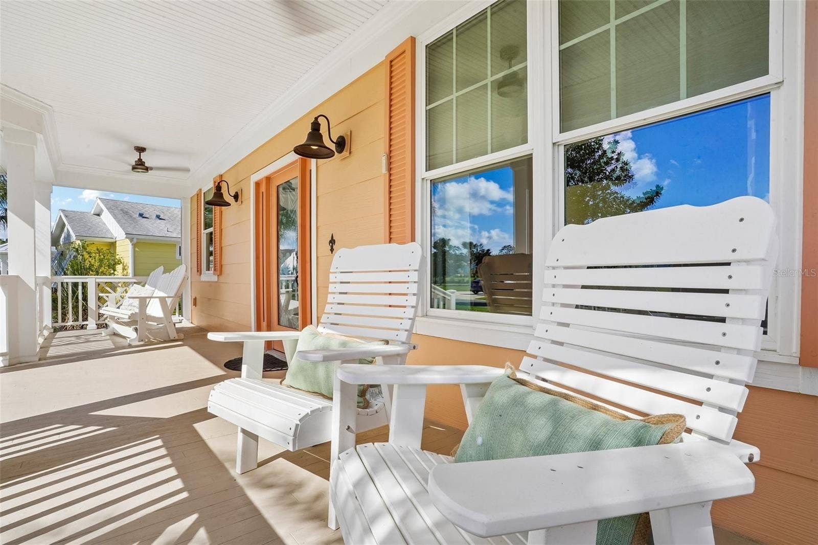 1212 FIESTA KEY CIRCLE, Lady Lake, FL 32159 Front Porch