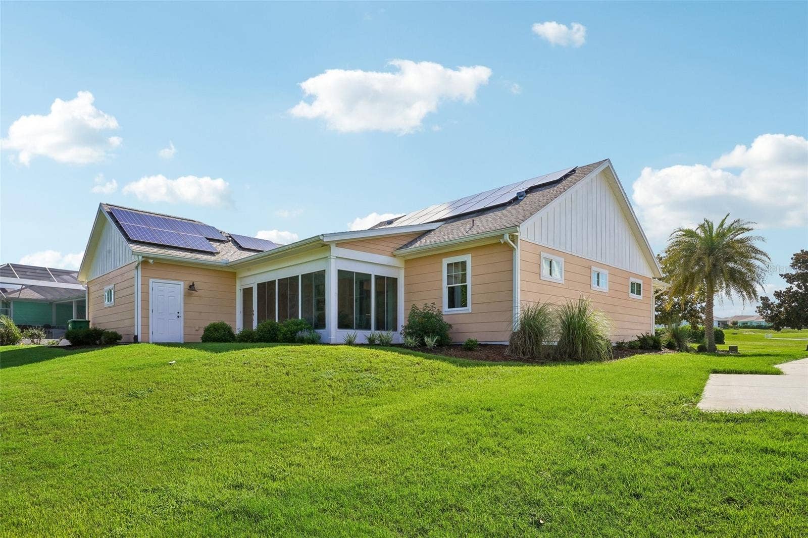 1212 FIESTA KEY CIRCLE, Lady Lake, FL 32159 Rear Exterior