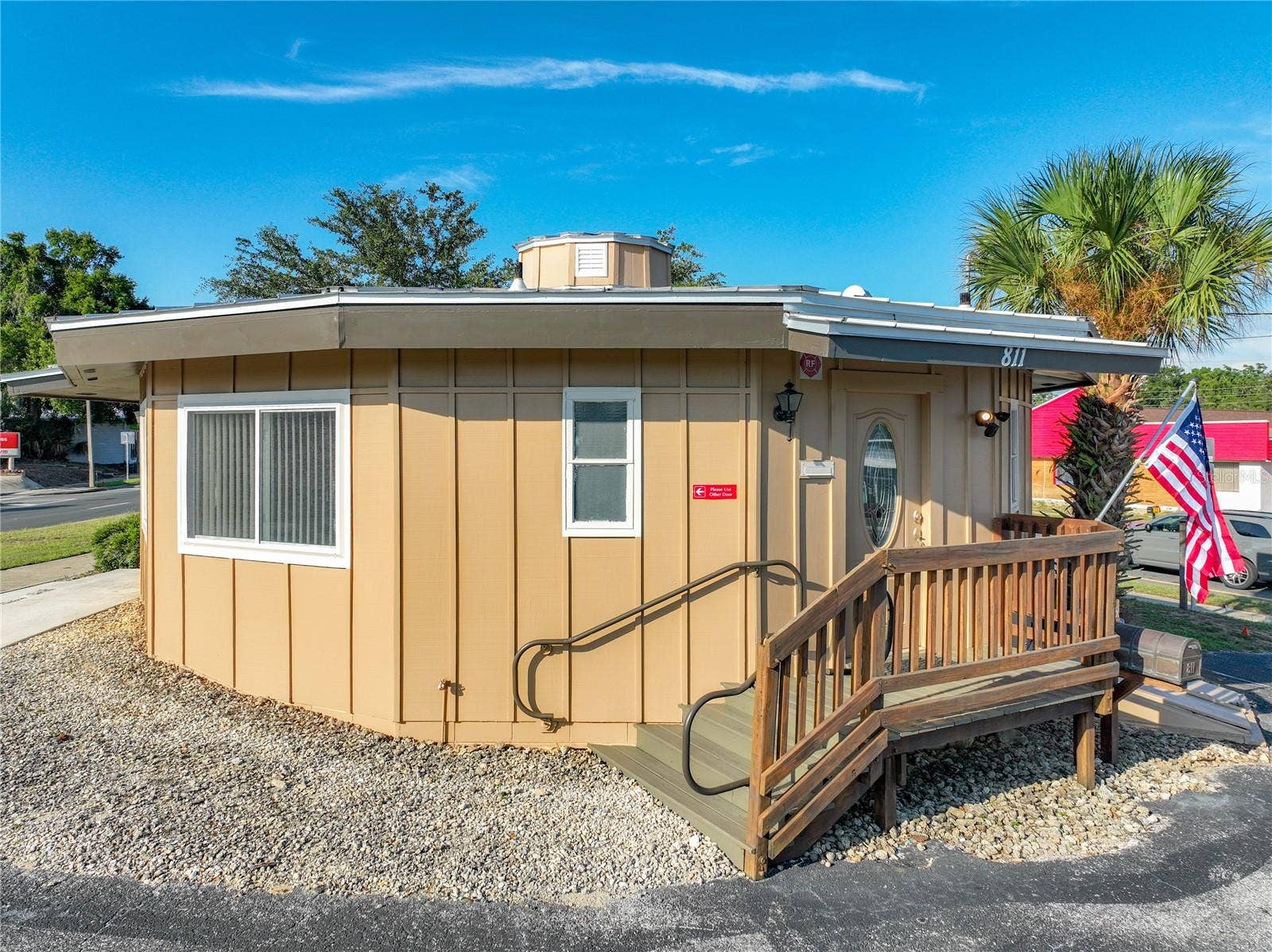 811 S BAY STREET, Eustis, FL 32726