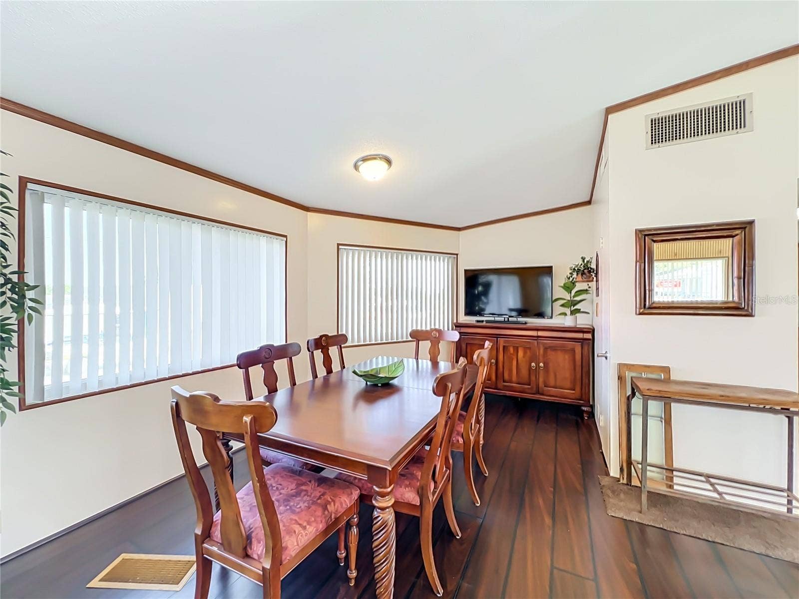 811 S BAY STREET, Eustis, FL 32726