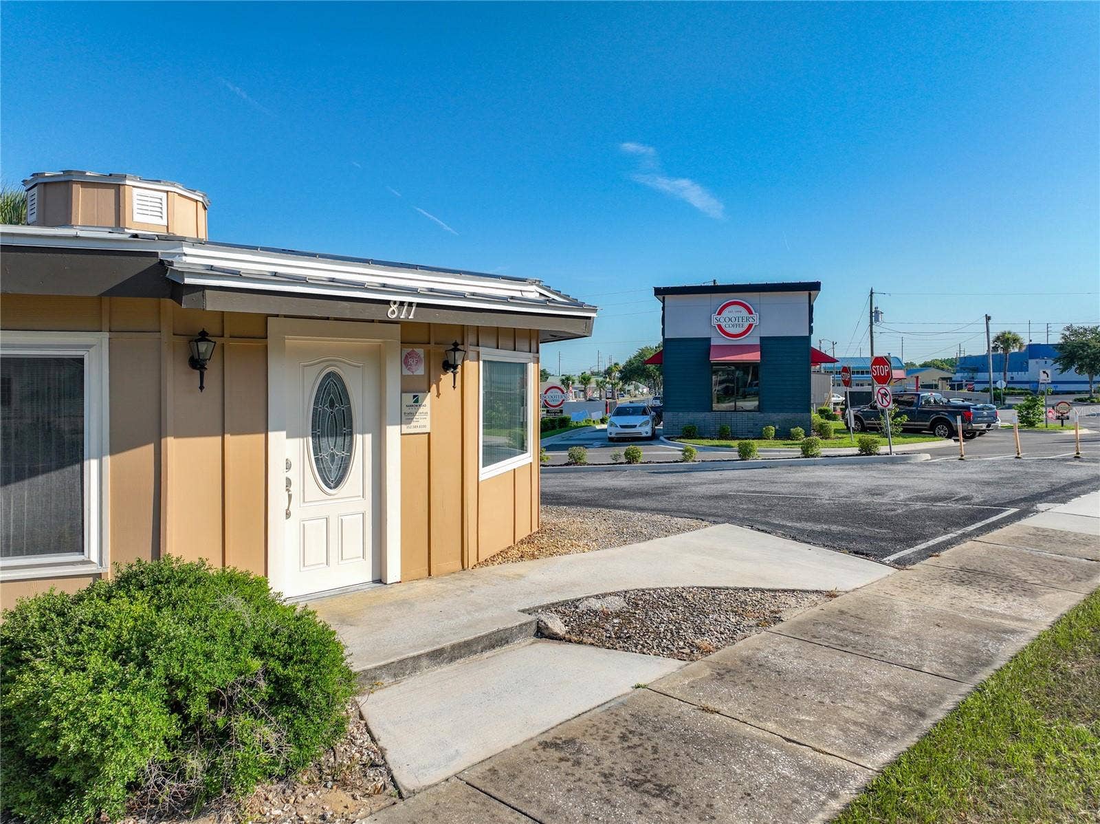 811 S BAY STREET, Eustis, FL 32726