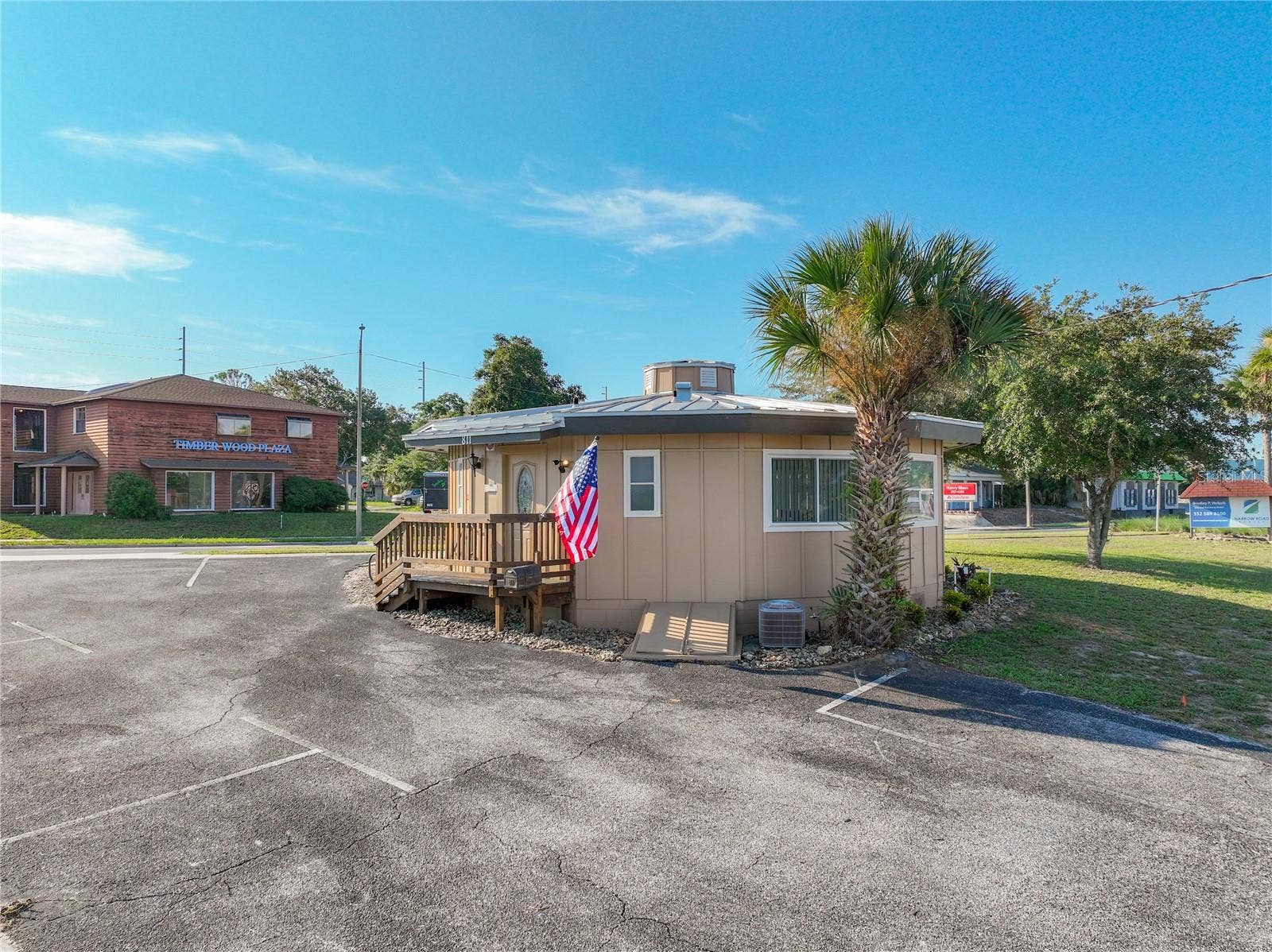 811 S BAY STREET, Eustis, FL 32726