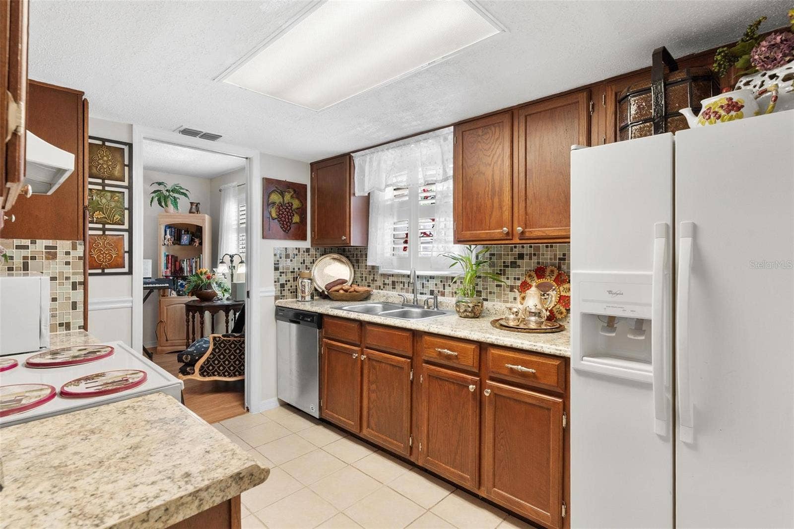500 NEWELL HILL ROAD, #108D, Leesburg, FL 34748 KITCHEN