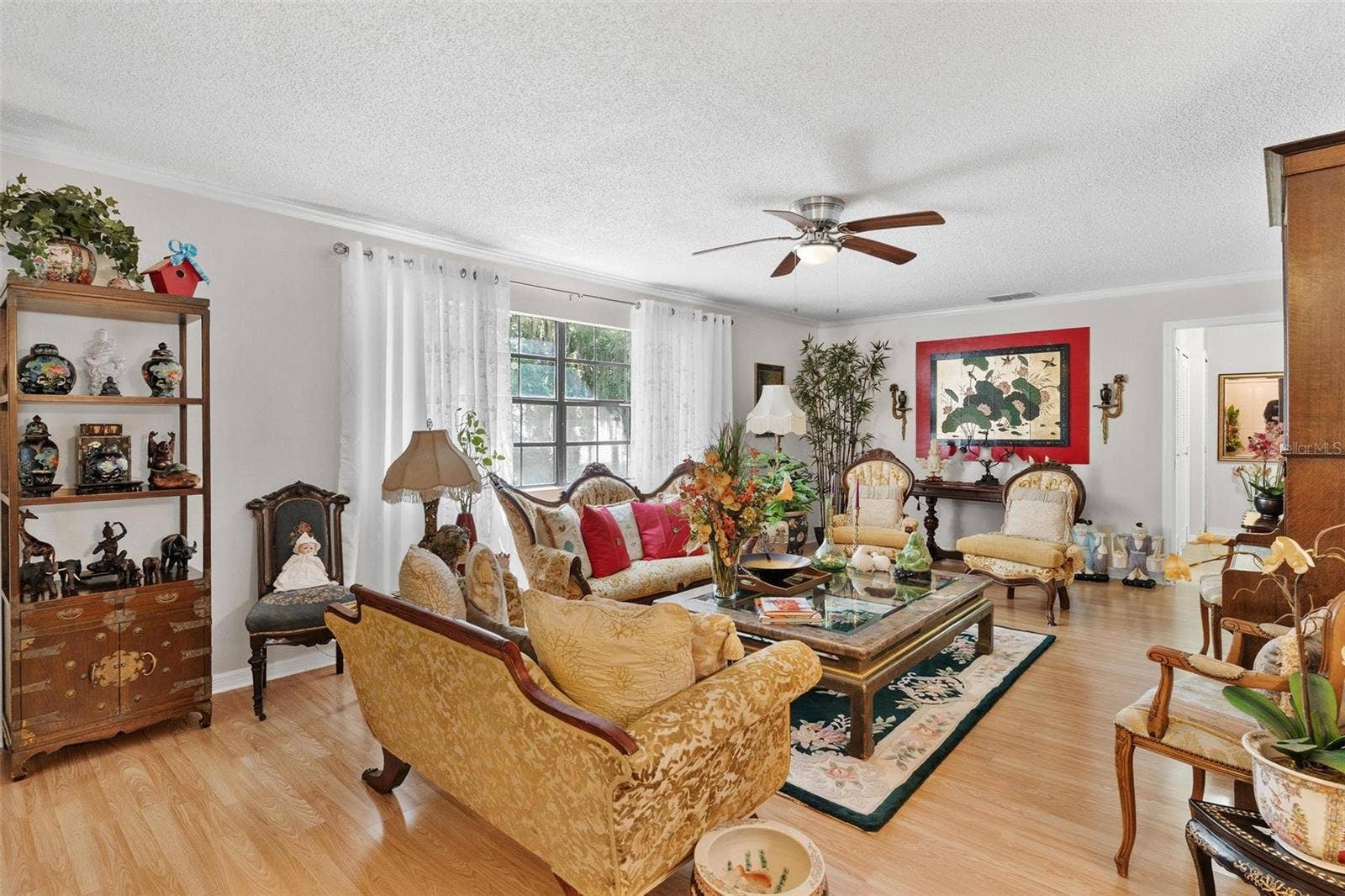 500 NEWELL HILL ROAD, #108D, Leesburg, FL 34748 LIVING ROOM