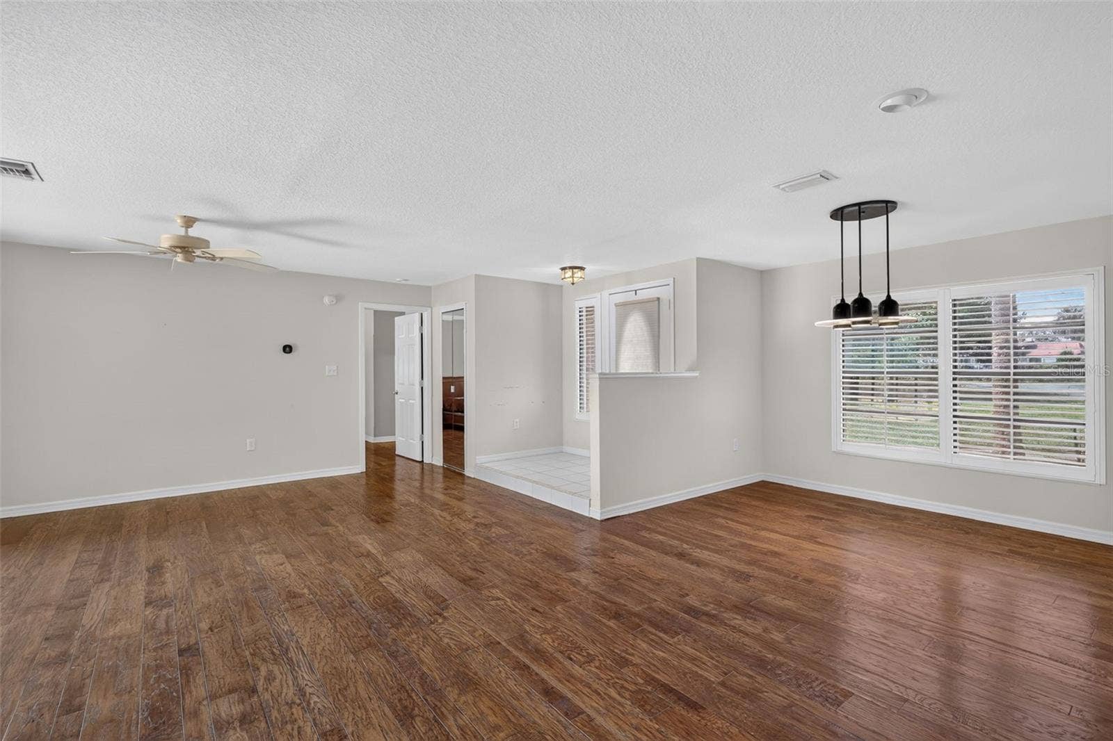 2085 SUSSEX DRIVE, Mount Dora, FL 32757 Living/Dining Room Combo