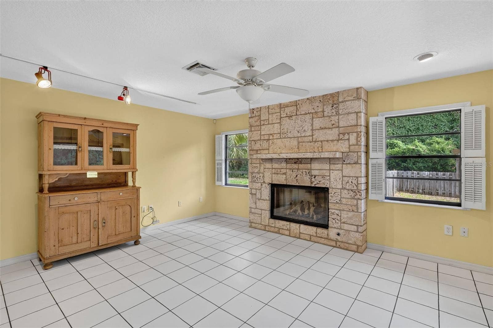 2085 SUSSEX DRIVE, Mount Dora, FL 32757 2085 SUSSEX DRIVE, Mount Dora, FL 32757