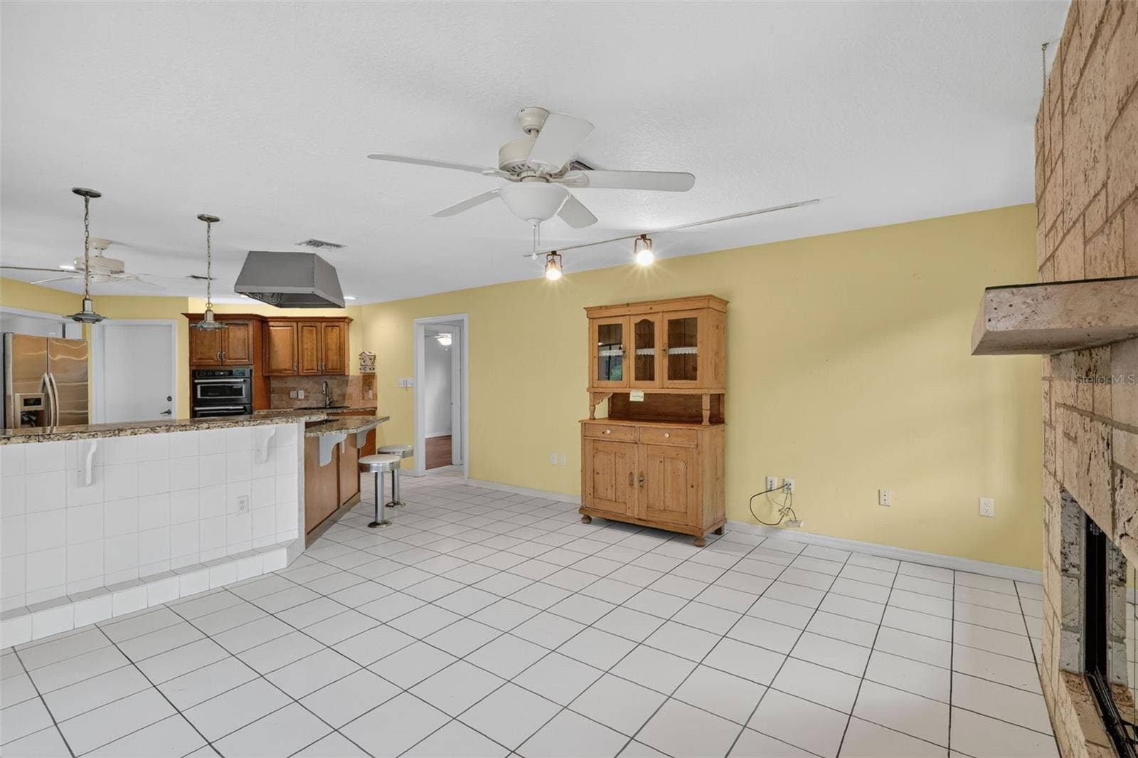 2085 SUSSEX DRIVE, Mount Dora, FL 32757 2085 SUSSEX DRIVE, Mount Dora, FL 32757
