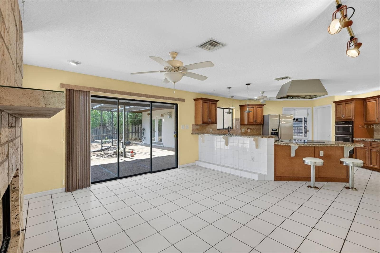 2085 SUSSEX DRIVE, Mount Dora, FL 32757 2085 SUSSEX DRIVE, Mount Dora, FL 32757
