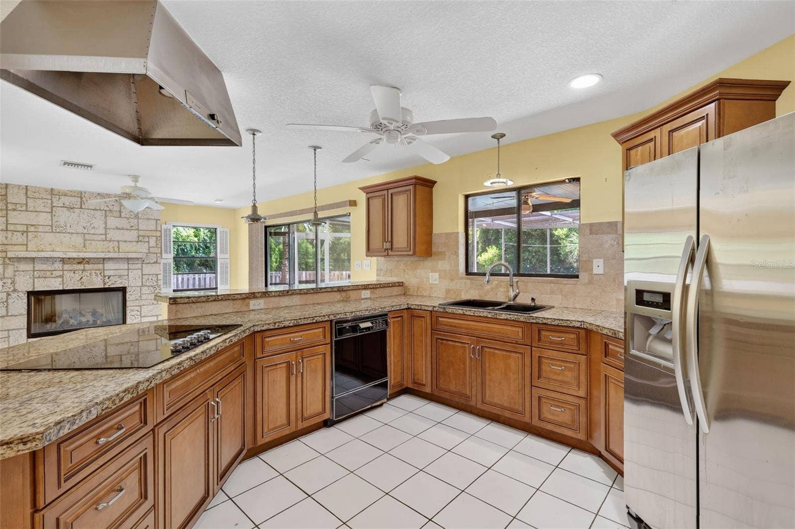 2085 SUSSEX DRIVE, Mount Dora, FL 32757 2085 SUSSEX DRIVE, Mount Dora, FL 32757