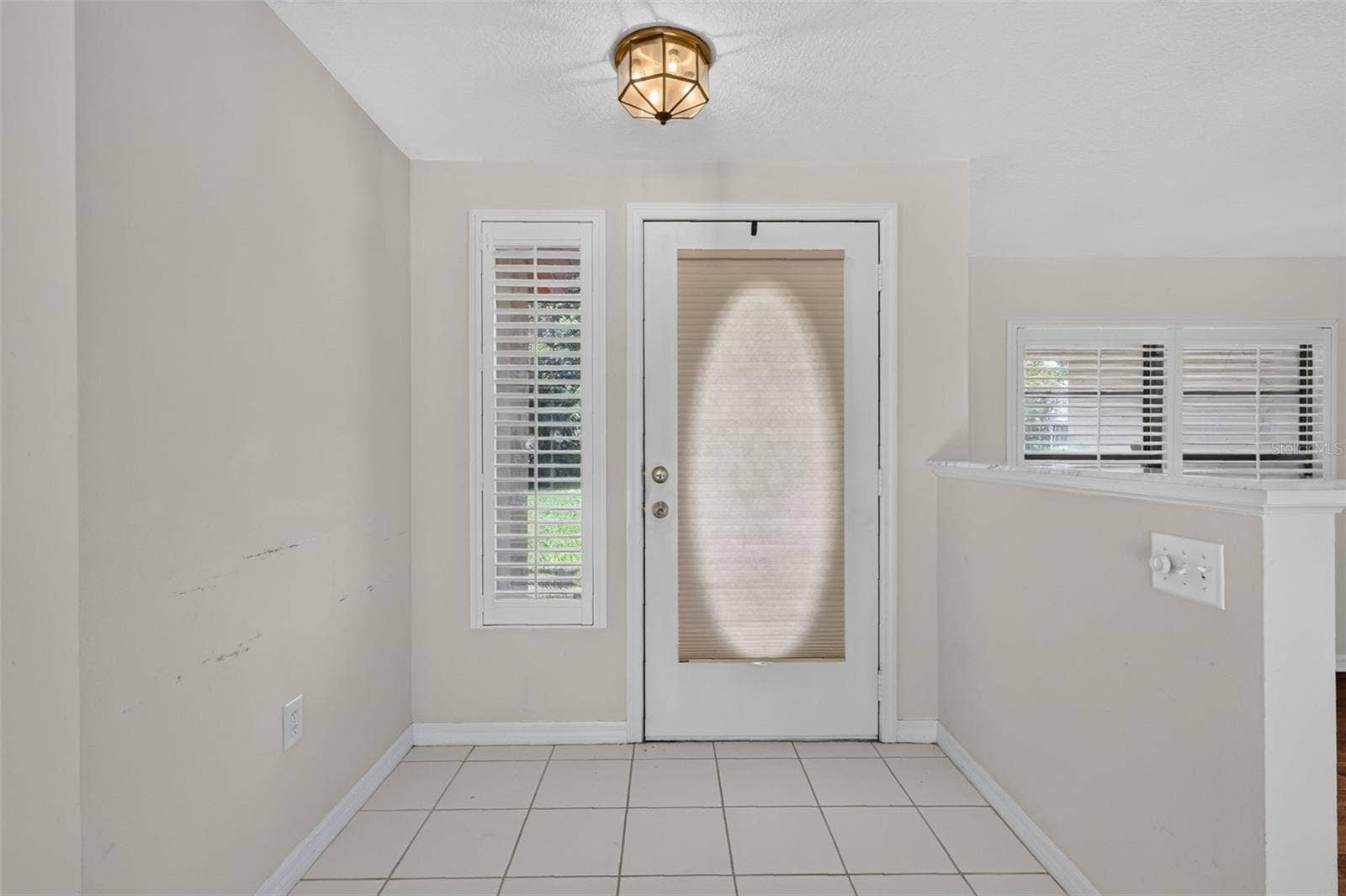 2085 SUSSEX DRIVE, Mount Dora, FL 32757 Entryway
