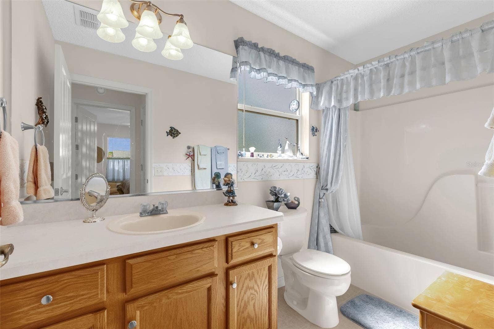 1707 GOMEZ PLACE, The Villages, FL 32162 1707 GOMEZ PLACE, The Villages, FL 32162