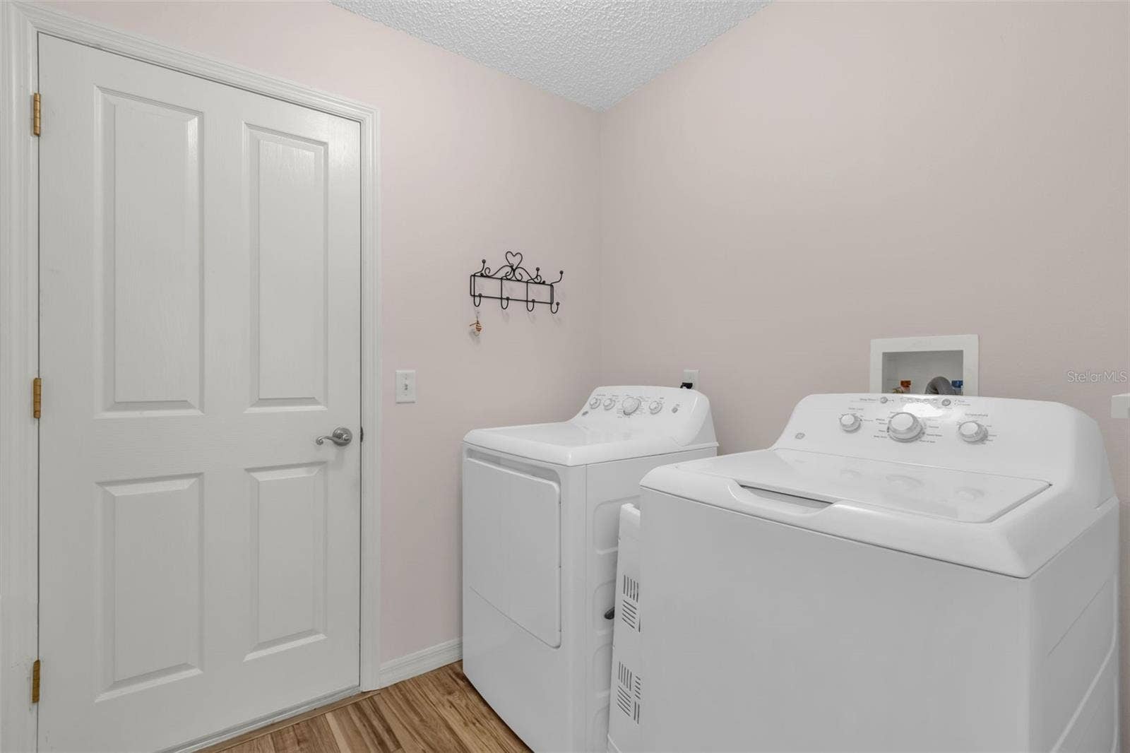 1707 GOMEZ PLACE, The Villages, FL 32162 1707 GOMEZ PLACE, The Villages, FL 32162